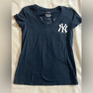 New York Yankees Women’s Tee Sz Small